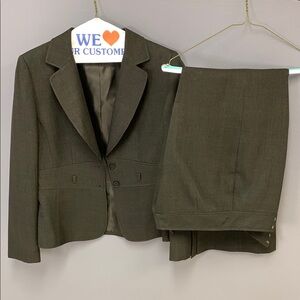 Classic Dark Brown Tweed Women’s Suit